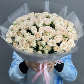 Букет из 35 кремовых кустовых роз (50 см) в Электроуглях
