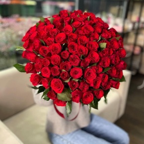 Букет "Классический" из 101 красной розы Кения (60 см) в Электроуглях