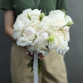 Свадебный букет из пионов и эустом в Электроуглях