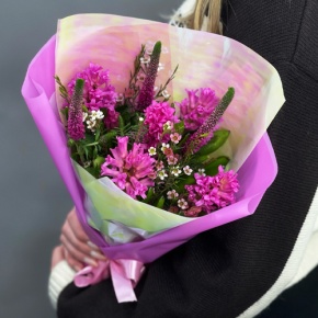 Букет "Вспышка" из гиацинтов, хамелациума и вероники в Электроуглях