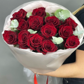 Букет из 13 роз Эквадор Эксплорер (60 см) в Электроуглях