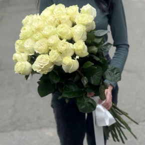 Монобукет из 25 роз Эквадор Мондиаль (80 см) в Электроуглях