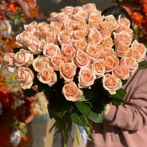 Букет из 51 персиковой розы (60 см) в Электроуглях