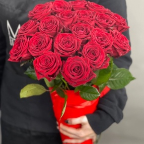 21 красная роза в конусе (50 см) в Электроуглях