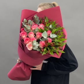 Букет "Тандем" из роз Джумилия и альстромерий в Электроуглях