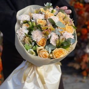 Букет "Пломбирный" из роз Аваланж, диантусов, альстромерий и эвкалипта в Электроуглях