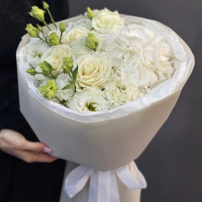 Букет "Нега" из Голландской гортензии, роз и эустом в Электроуглях