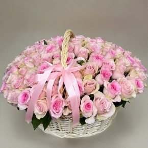Композиция в корзине из 101 кенийской розы нежный микс (40 см) в Электроуглях
