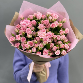 Букет  из 19 кустовых роз (60 см) в Электроуглях