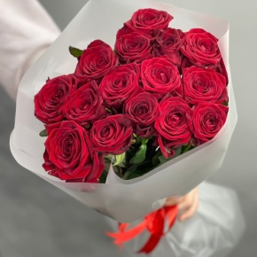 Букетик из 15 красных роз (60 см) в Электроуглях