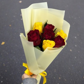 Букет из 7 Кенийских роз (40 см) в Электроуглях