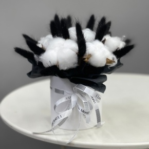 Композиция в шляпной коробке мини "Чикатуха" из хлопка и лагуруса в Электроуглях