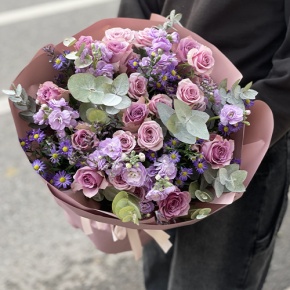 Букет "Хрустальный" из роз, астера и ароматных маттиол в Электроуглях