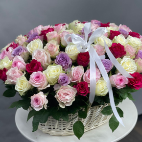 Композиция в корзине из 101 розы микс в Электроуглях