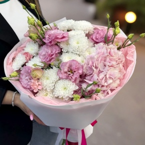 Букет "Табу" из хризантемы, Голландской гортензии и эустомы в Электроуглях