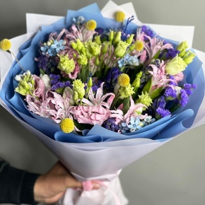 Букет "Загадка вечности" из гиацинтов, нерине, тюльпанов и оксипеталума в Электроуглях