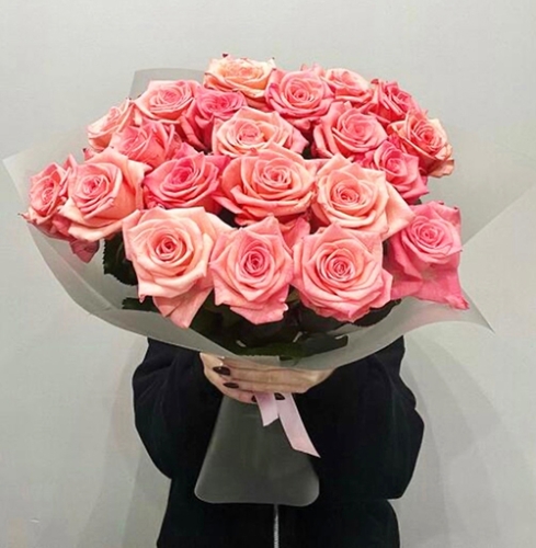 Букет из 21 розовой розы (50 см) в Электроуглях