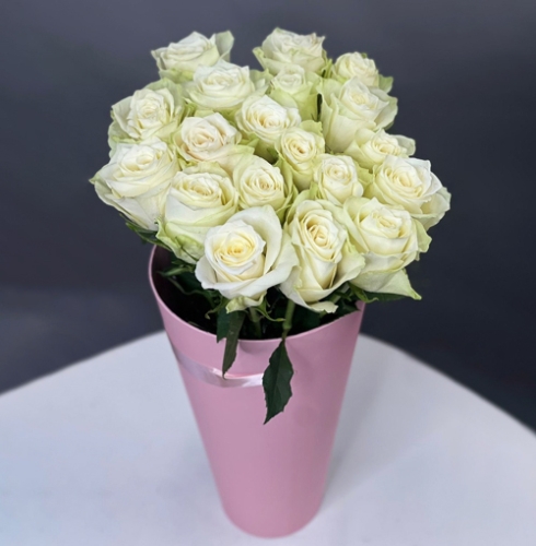 19 белых роз Кения в конусе в Электроуглях
